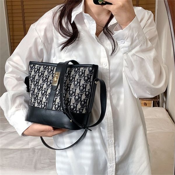 

texture new fashion single messenger female clearance outlet sale