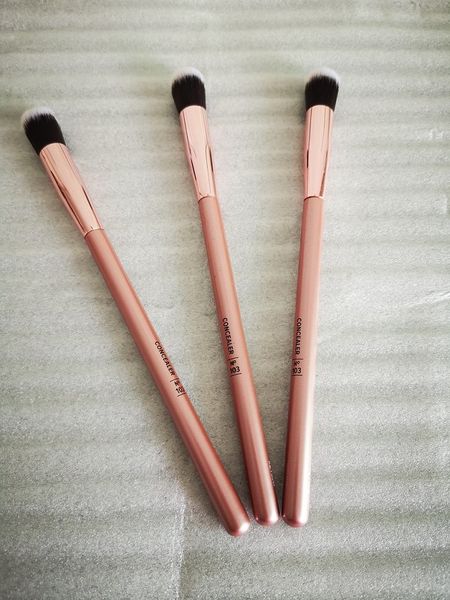 Rose Golden Airbrush Blurring Concealer Brush IT-103 Limited Edition Imperfection Coverage Flawless Creme Conceal Makeup Brush Tool Pinceau de Maquillage