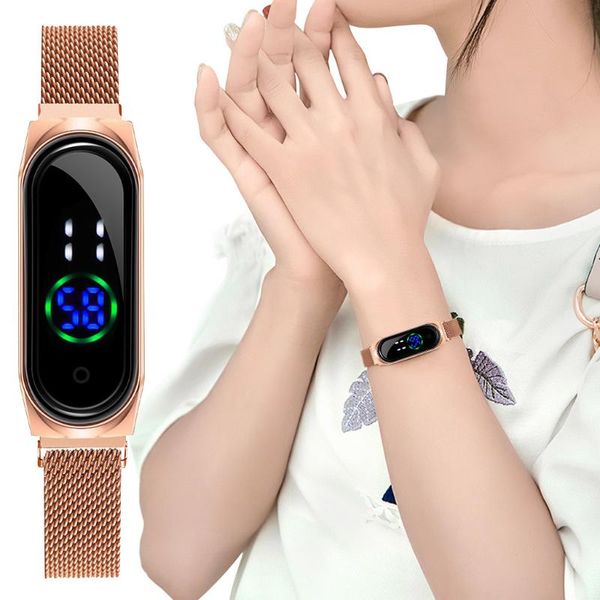 Relógios de pulso 2022 Criativo Rose Gold Women Relógios Digitais Moda Casual ímã Clasp Homens WristWatch LED Calendário Business Sport Clock