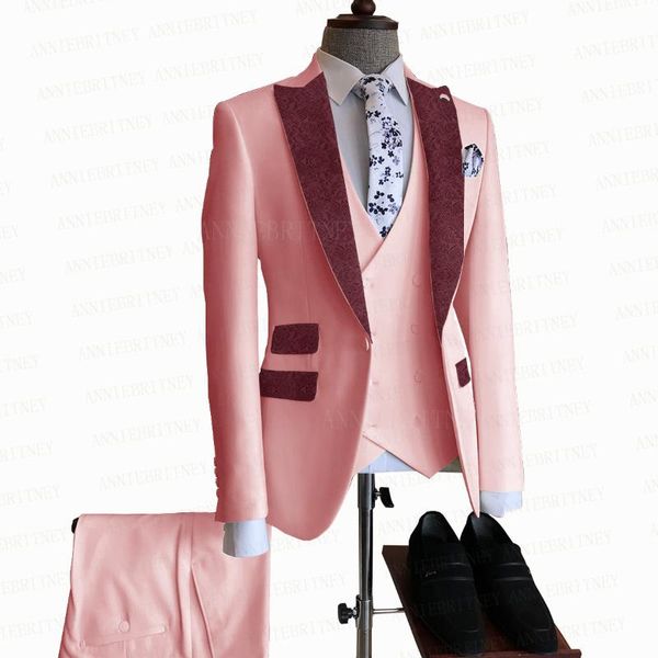 Abiti da uomo Blazer Fashion Pink Uomo Abito da sposa 3 pezzi Tailored Oversize Slim Fit Giacca Doulbe Petto Gilet Pantaloni Abito TuxedoUomo