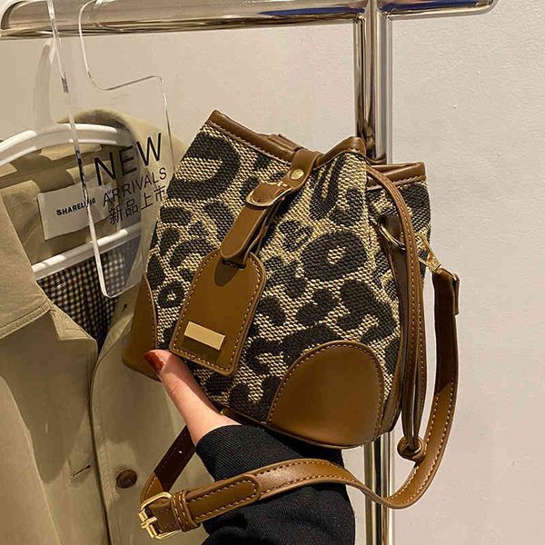 

2022 luxury brand fashion design versatile ladies bags small women's autumn winter new msenger high sense bucket