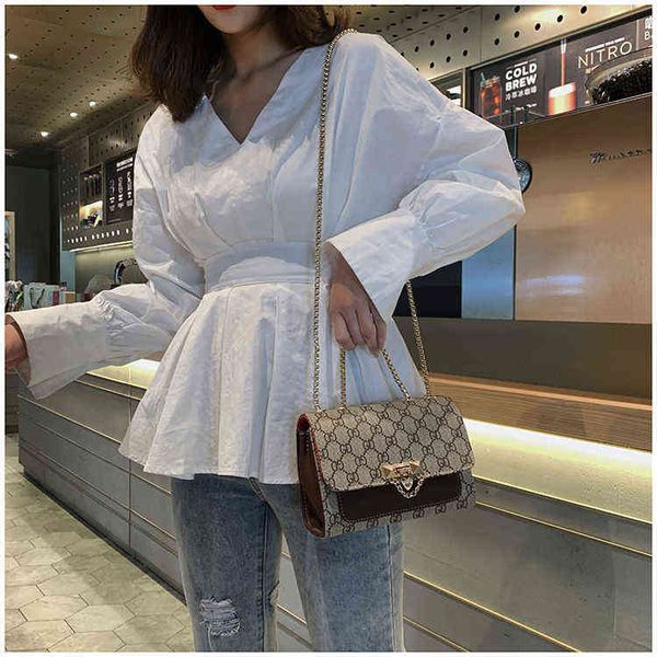 

factory direct wholesale 2022 new korean version wild letter messenger fashionable foreign style women's ins bag