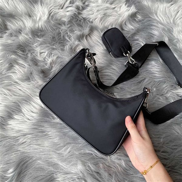 

2022 fashion re-edition 2005 nylon woman luxurys men designers bags lady womens mens crossbody tote hobo shoulder purses handbags