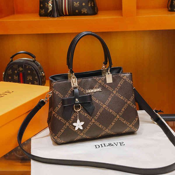 

ladies fashion personality trend new brand bag wholesale & female handbag