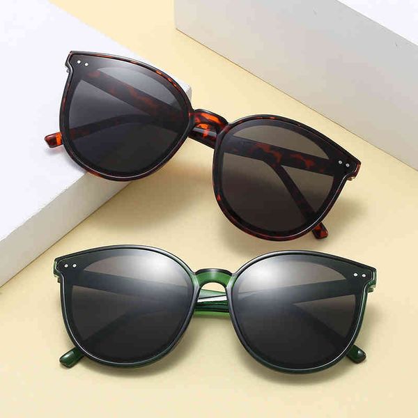 

new trendy round red factory fashion ladies sunglasses shop, White;black