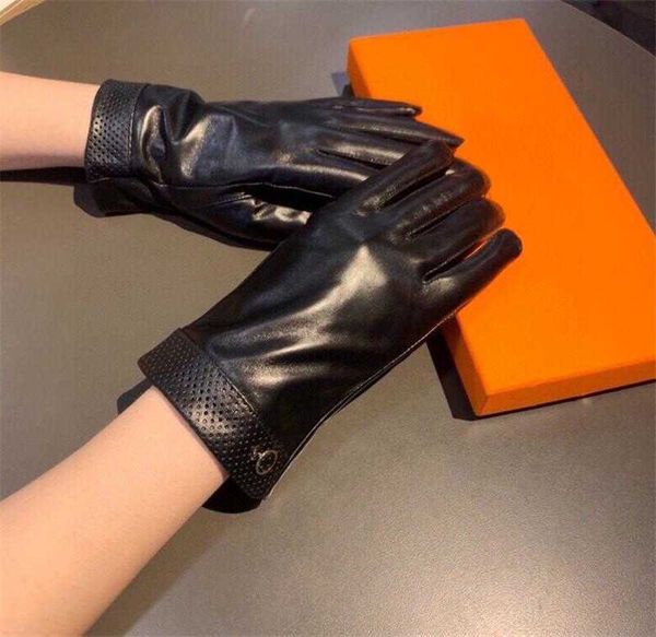

fashion windproof leather gloves women thick plus velvet glove comfortable mittens touch screen warm plush mitten with gift box, Blue;gray