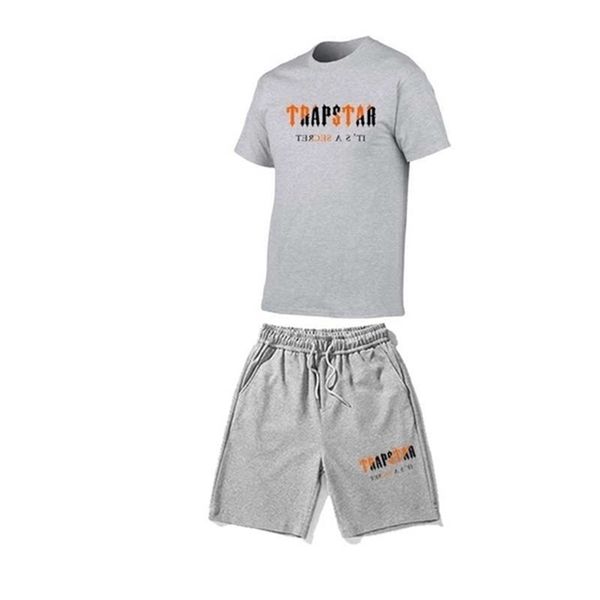 

trapstar printed two piece mens brand cotton short sleeve t shirt shorts casual sports set 220621, Gray