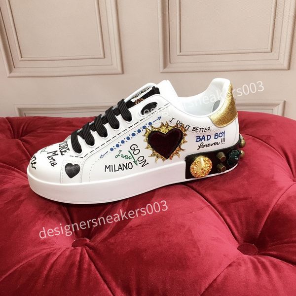 

2022 new men's and women's fashion catwalk casual shoes stitching shoes luxury designer clay skates oversized leather breathable s, Black