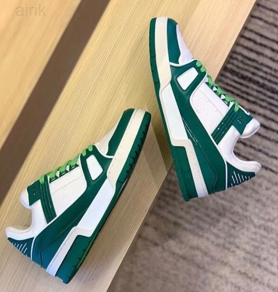 

chic casual shoes 2022 designer men trainer sneaker suede calfskin leather printing embossed grained rubber runner trainers platform lace-up, Black