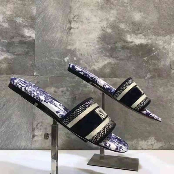 

alphabet embroidered slippers 2022 new flat bottom one line women's sandals leisure beach anti slip flat shoes outlet, Black