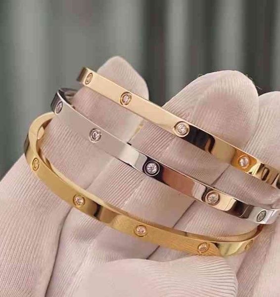 

v gold necklace ring bracelet earring stud, Golden;silver