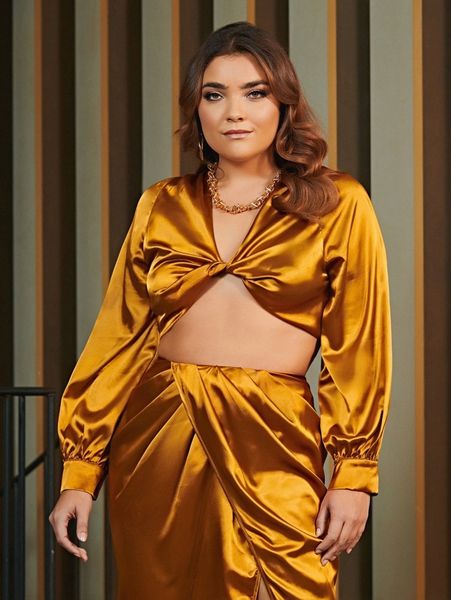 

plus twist front bishop sleeve satin q1jj#, Black