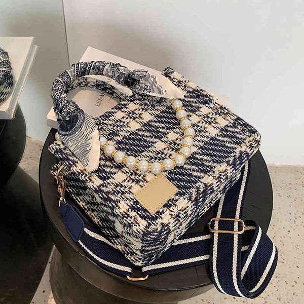 

large capacity 2022 new portable embroidery thread women's fashion temperament messenger leather shoulder bag