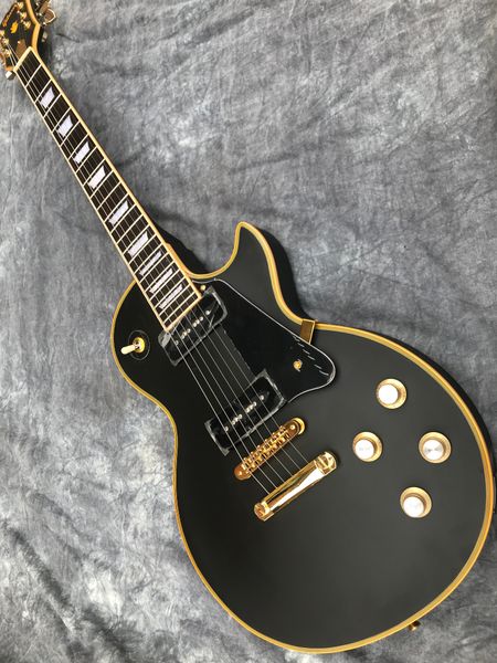 Guitarra elétrica de formato especial 6 Strings Black Body Rosewoard Acessórios de ouro de nível superior Suporte de guitarra de nível superior para Orde