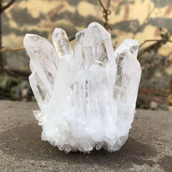 Oggetti decorativi Figurine Quarzo trasparente naturale Cluster Decorazione Nunatak Cristallo bianco Dryse Geode Colonna di guarigione Reiki Punto Radiatio