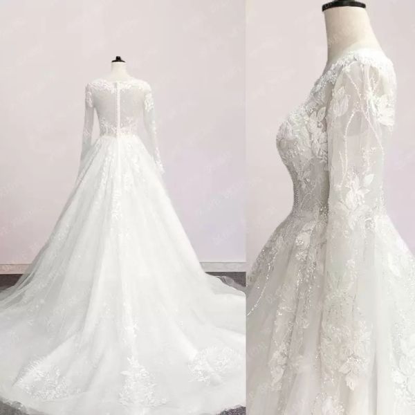 

2022 gorgeous lace wedding dresses brdail gown applique a line covered buttons back jewel neck long sleeves country custom made plus size ro, White