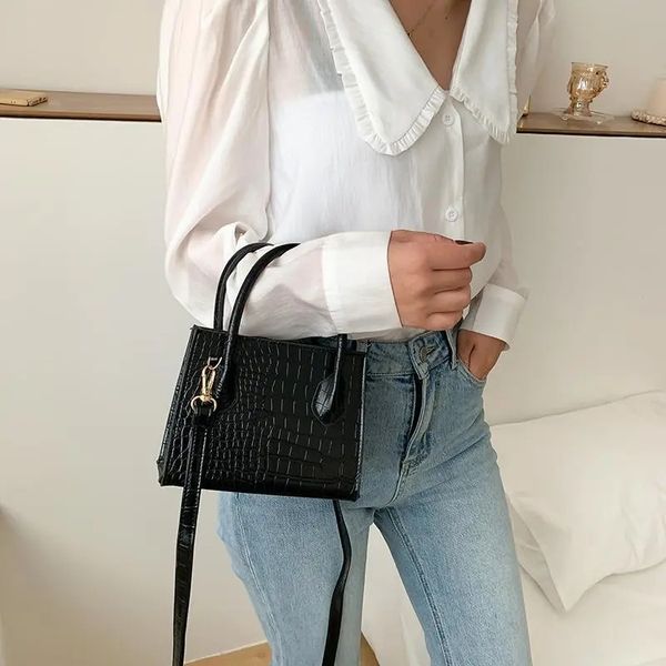 

designers luxurys leisure crossbody bags women fashion solid color handbag womens leather versatile simplicity single shoulder bag very good