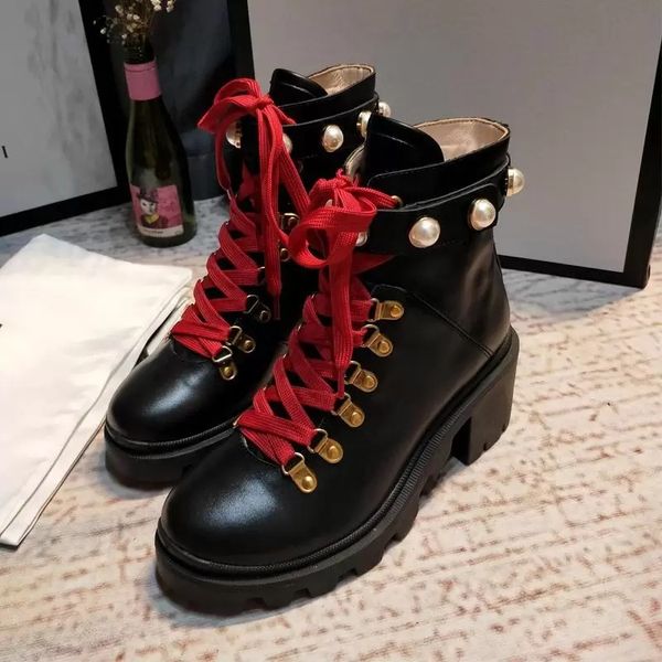

2022 arrival women boots luxury designer thick heel desert platform boot bee star genuine leather winter shoes with box, Black