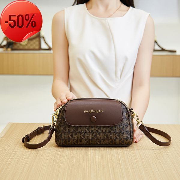 

fashion luxury designerhong kong women's 2022 summer new versatile printed small square single shoulder messenger mother's mobile