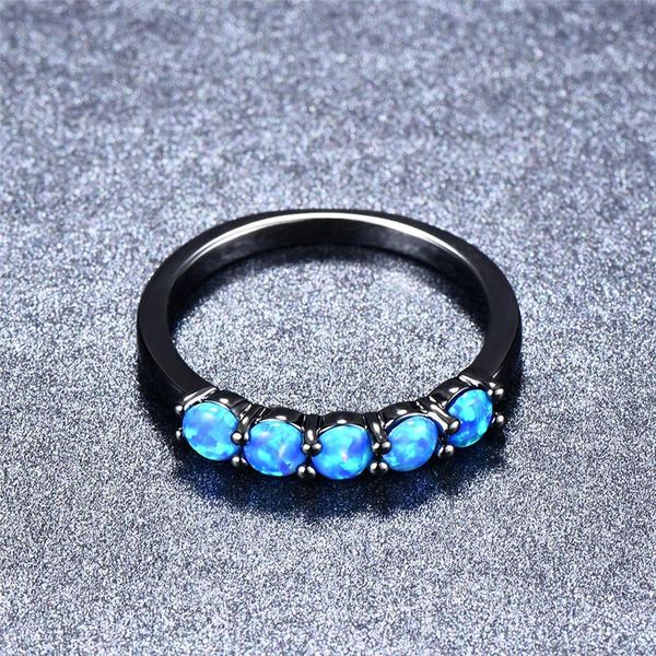 Fedi nuziali Bamos Boho Anello femminile con pietra piccola Opale di fuoco blu per le donne Fasce riempite in oro nero Anello tondo sempliceMatrimonio