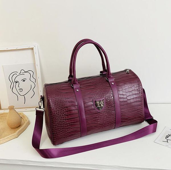 

wholesale factory leather bag street fashion crocodile handbag outdoor sports fitness embossed leathers handbags horizontal large-capacity p