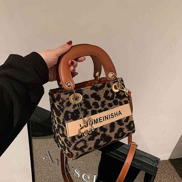 

factory direct sale this year's popular 2022 new women's ins small and versatile messenger bag fashion portable diana designer