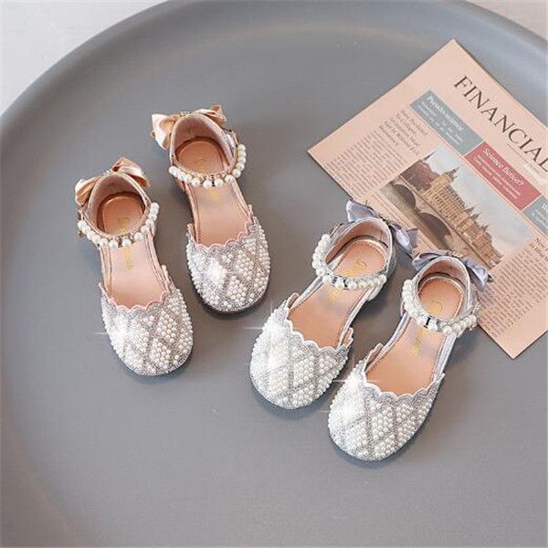 

2022 summer children's sandals fashion bright female baby princess shoes breathable banquet party girls shoes, Black;red