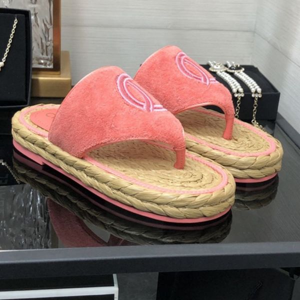 

2022 designer women slippers new early spring camellia woven flip flops outdoor beach causal flat sandals size :35-40, Black