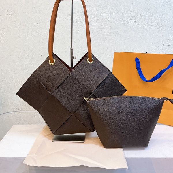 

vin ta ge woven shopping large bag single shoulder small cross-body bags medieval bag size 45*31, Red;black