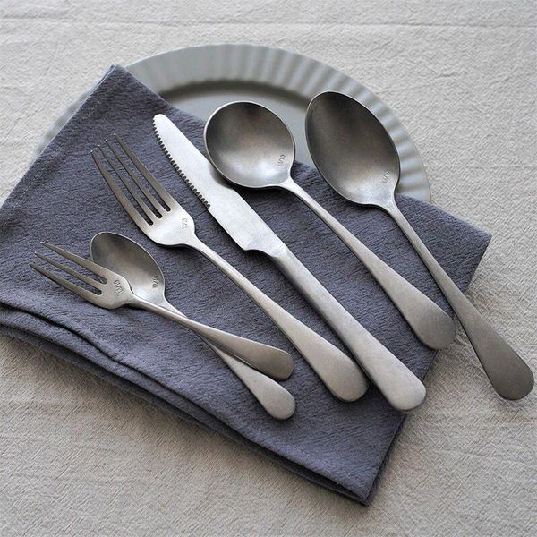 Conjuntos de utensílios de jantar retro escovados aço inoxidável conjunto de talheres prateados Forks Facas Cutlerydinnerware de viagens de viagem