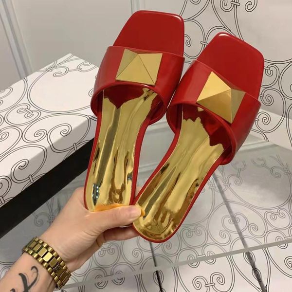 

women's high-heeled sandals in the summer of 2022 the new european and american square head metal rivet leisure beach flat bott, Black