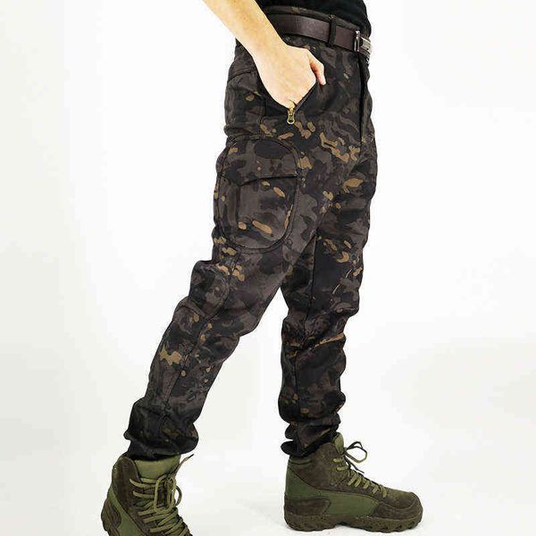 Pantaloni cargo tattici impermeabili da uomo Skin Soft Shell Camouflage Combat SWAT Airsoft Paintball Pantaloni da lavoro militari dell'esercito L220706