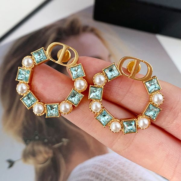 

factory retail and wholesale d home di pair letter cd ring diamond pearl earrings female fashion personality light luxury earrings, Golden