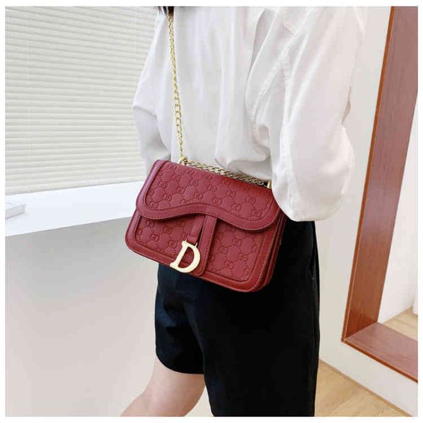 

2022 new designer handbags spring style single messenger portable youth chain hair