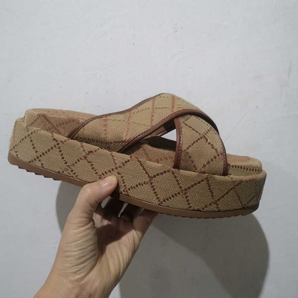 

platform slides designer slippers luxury sandals shoes black multicolor white red brown womens fashion embroidered summer outdoor w