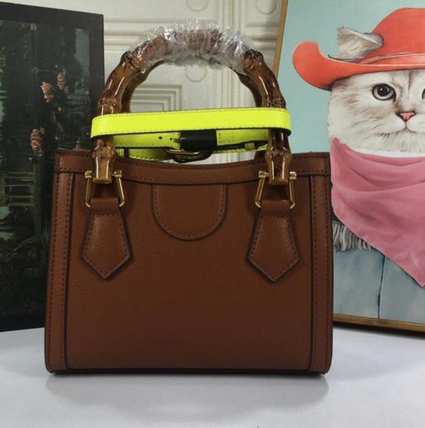 

designer women's leather jumbo logos printed diana mini tote bags 2021 luxurys designers neo vintage should designers chains flap cross