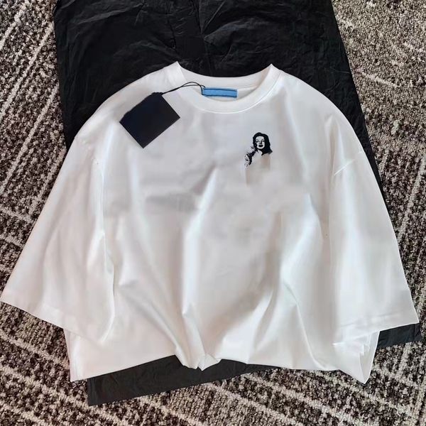 

women's t-shirt designer in spring and summer of 2022, the new loose socket thread is marked with triangle at back, white urban leure s