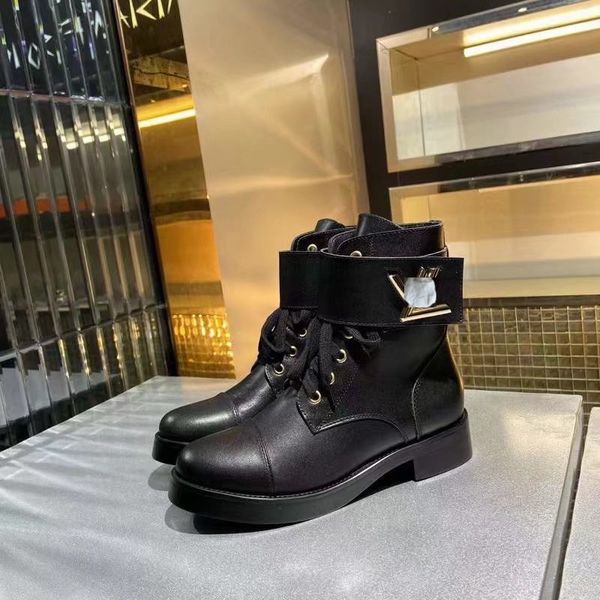 2022 L Winter Luxus Damen Stiefeletten gestepptes Leder Lady chunkys Stollengummisohlen Streifenriemen Gürtel Chunky Heels Combat Boot GRÖSSE 34-42