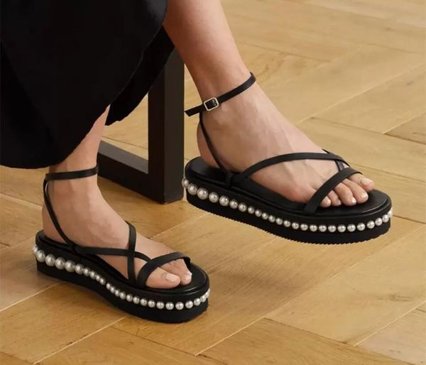 Sandálias de pinho de estilo de verão Mulheres cunhas planas latte vachetta couro gladiador sandalias com embelezamento de pérolas bombas de conforto eu35-42 com caixa