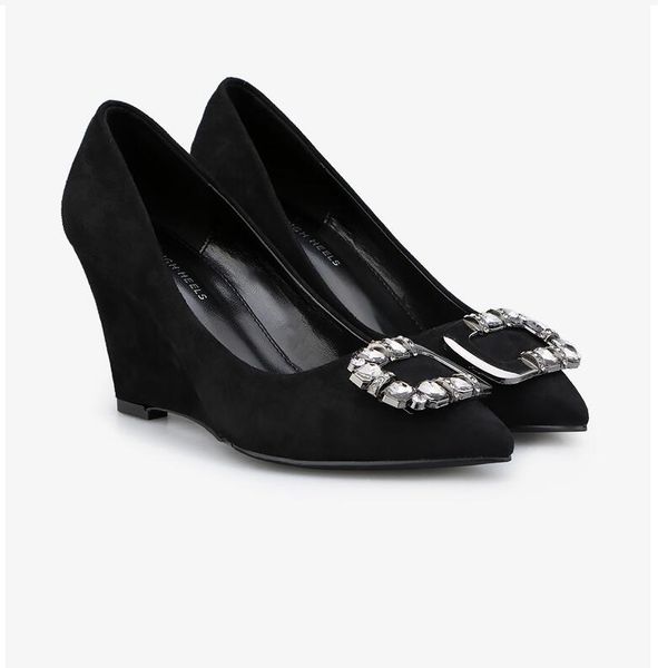 

2022 new arrival women's fashion wedge pointed toe black suede sandals lady's casual summer soft flats shoe outdoor girls dinner d