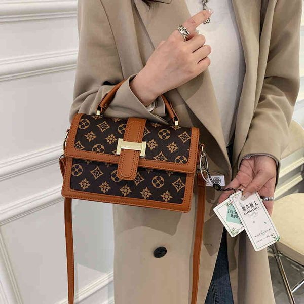 

2022 factory wholesale new hbag women's autumn winter fashion literature and art bag quality one shoulder messenger contrast color fore