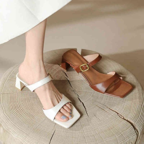 

slippers french flat buckle thick heel high-ed slippers for women in summer style simple sandals with square head and middle 3s3g, Black