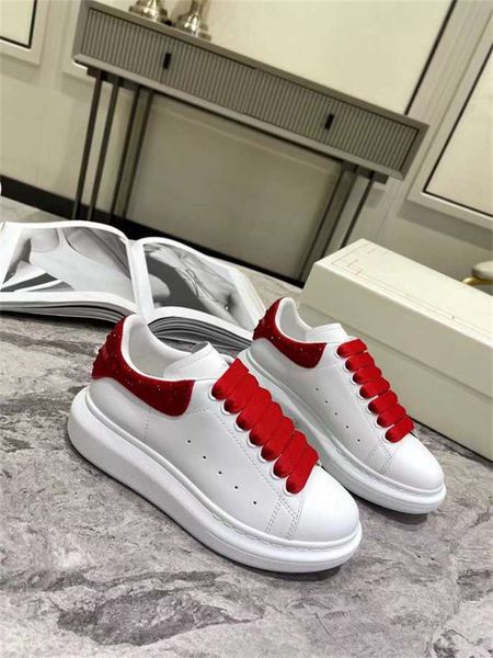 

2022 elling famous brand couple sport white designer shoes classic luxury drill rivets loafers for men women casual non-slip sneakers wholes, Black
