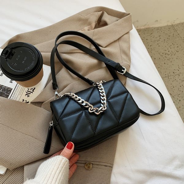 

designer bags 2022 new metal chain portable square messenger bag 20.5cm