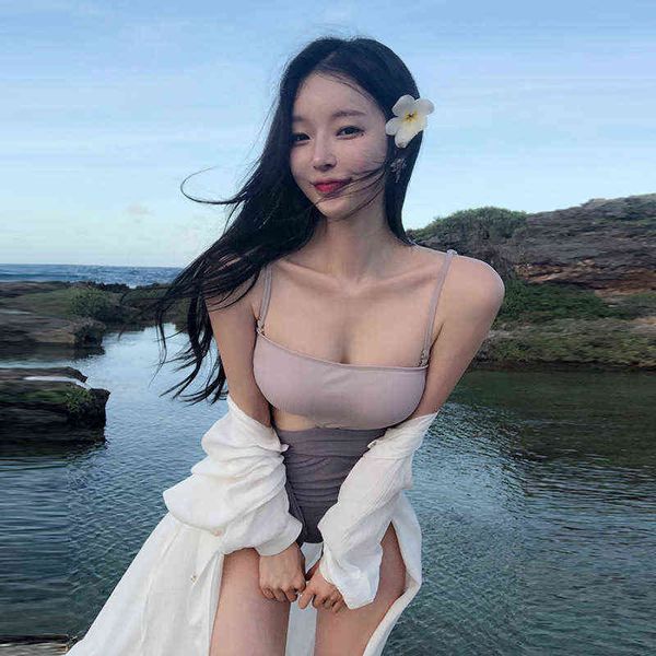 

korea irregular south waist tie knot fine stripe contrast triangle one piece swimsuit woman, White;black