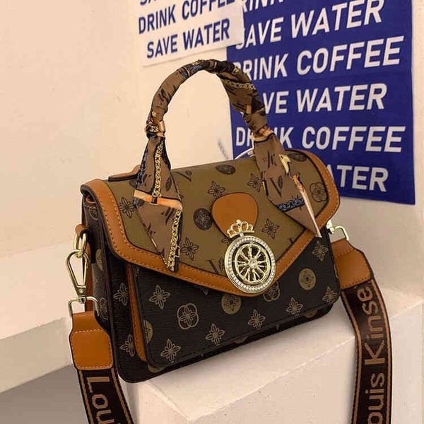 

2022 factory wholesale new popular retro small square bag printed silk scarf net red high-grade feeling versatile trend single shoulder mess