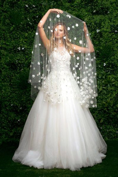 Brautschleier V83 3D-Blumen-Hochzeitsschleier, handgefertigt, Fingerspitzenlänge, kein Kamm, Schnittkante, Mantilla, kostenloser Versand