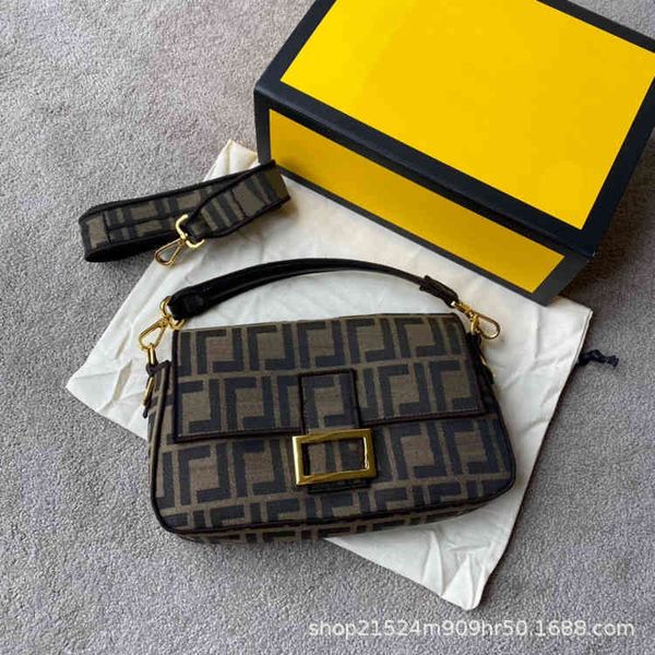 

2022 factory wholesale new [bighead wood] embroidered canvas staff medium hand-held one shoulder style versatile chain women's bag