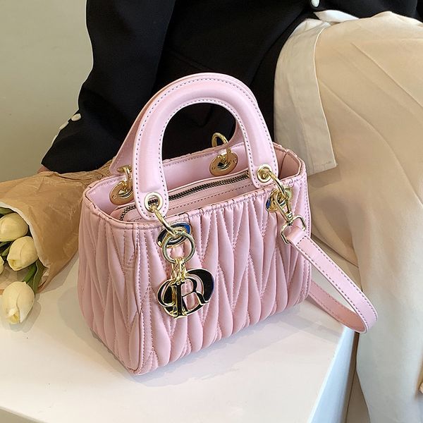 

designer bags this year's popular female 2022 summer new fashion versatile messenger high texture portable princess