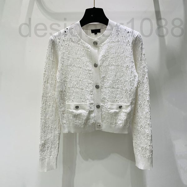 

women's knits & tees designer 2022 spring and autumn fashion versatile thin round neck single breasted design sense of foreign style ho, White